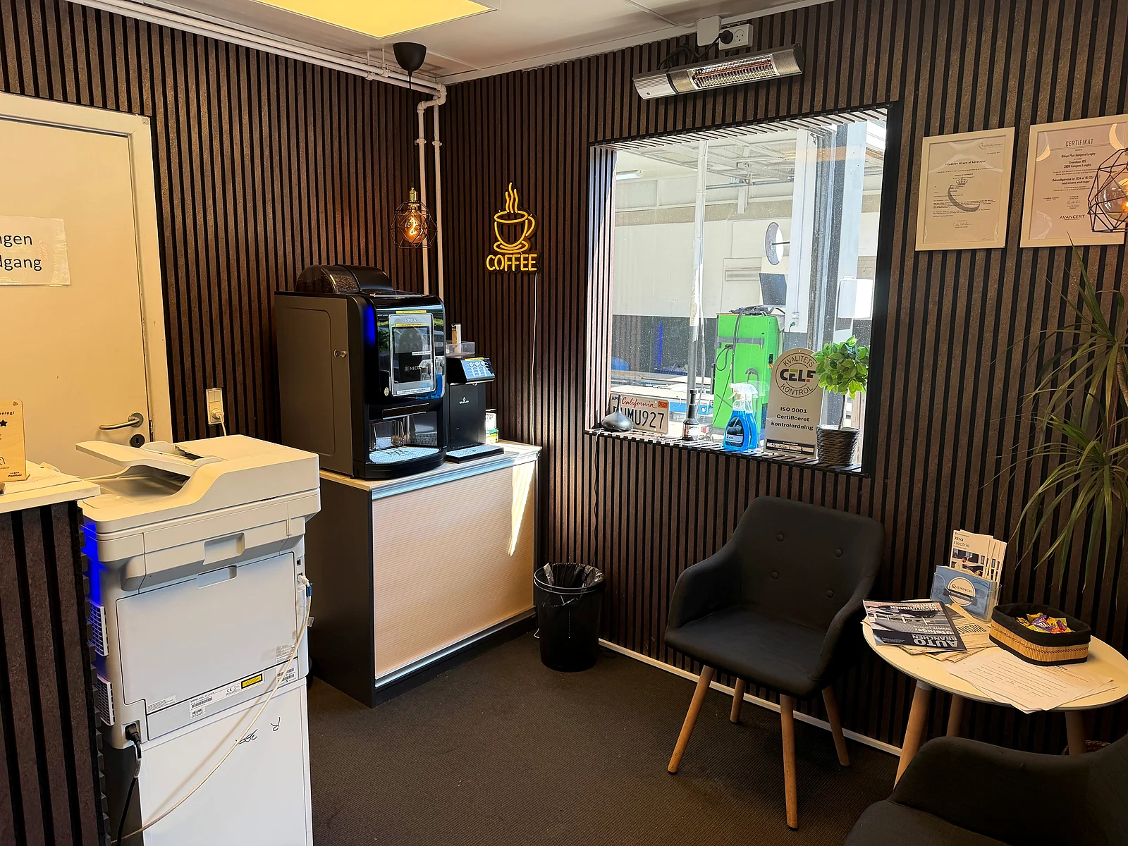 Venteområde hos AutoBilSyn i Lyngby