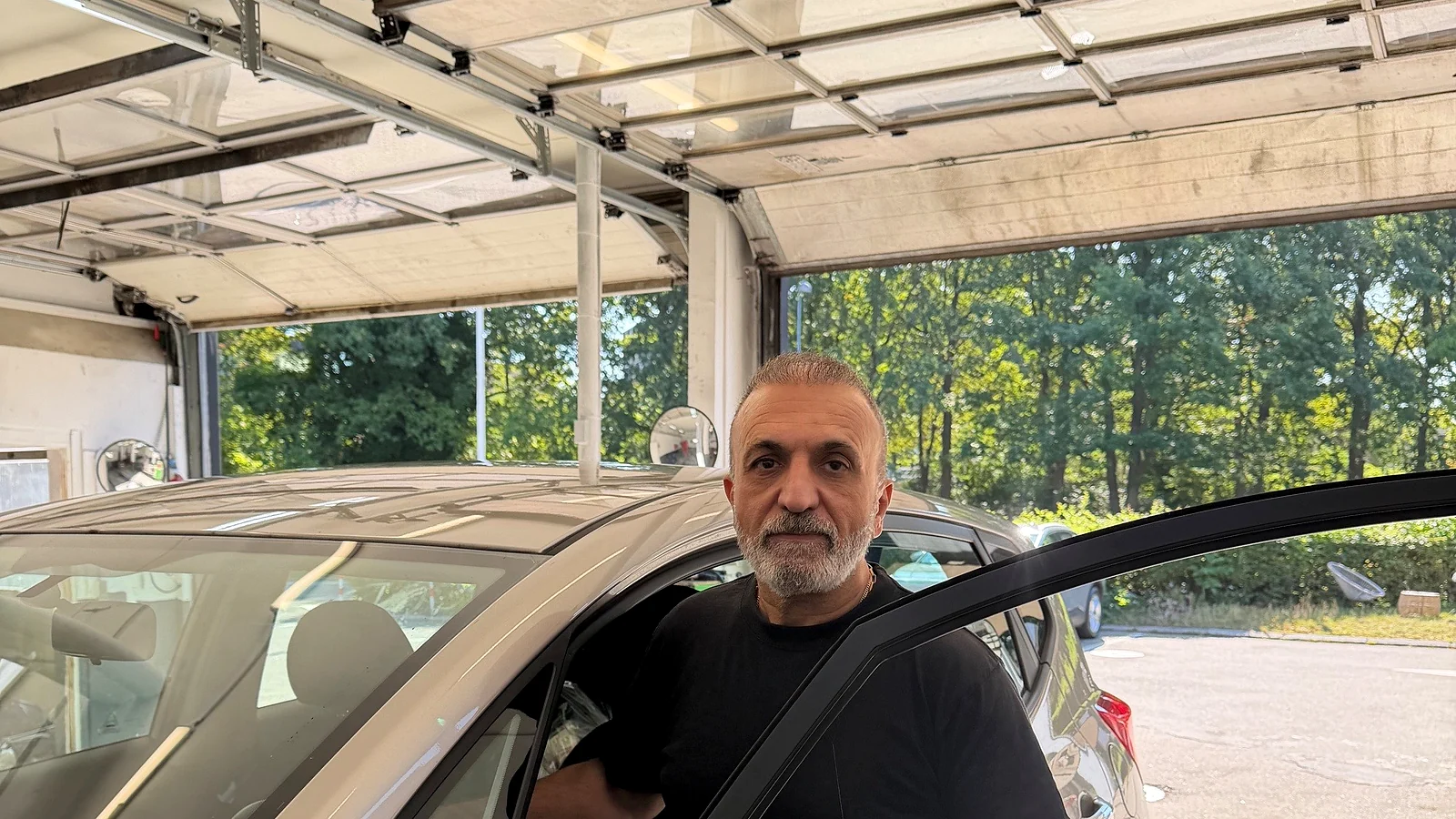 Synsmand Reza hos AutoBilSyn i Lyngby